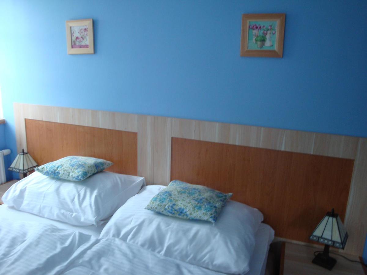 Lazne Evzenie Hotell Klášterec nad Ohří Rom bilde